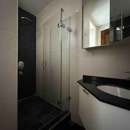 Apartment 2br, 2ba, 1st Floor Of Historical Building ,galata Istanbul