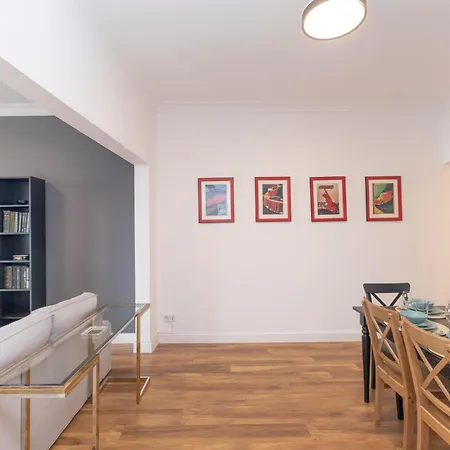 Trendy Waterfront With A Striking View Apartament Stambuł
