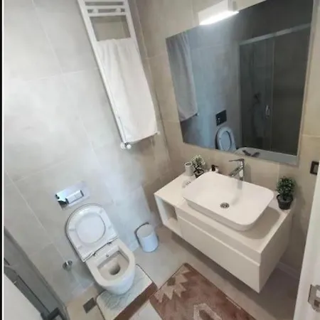 33 Floor Cozy 2 Bedroom With Balcony Gym Pool Apartment