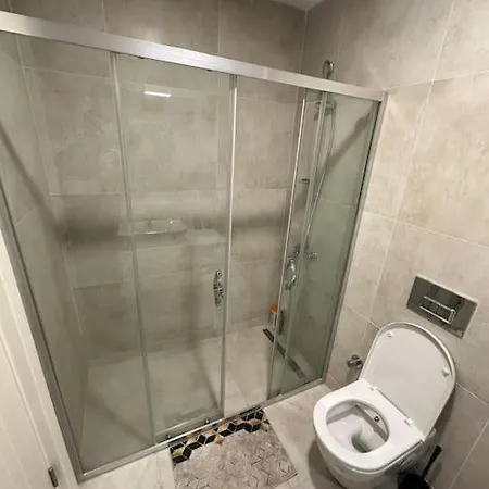 Apartment 33 Floor Cozy 2 Bedroom With Balcony Gym Pool Istanbul