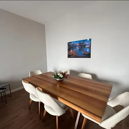 Apartment 33 Floor Cozy 2 Bedroom With Balcony Gym Pool *