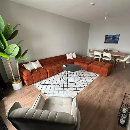 33 Floor Cozy 2 Bedroom With Balcony Gym Pool Apartment *
