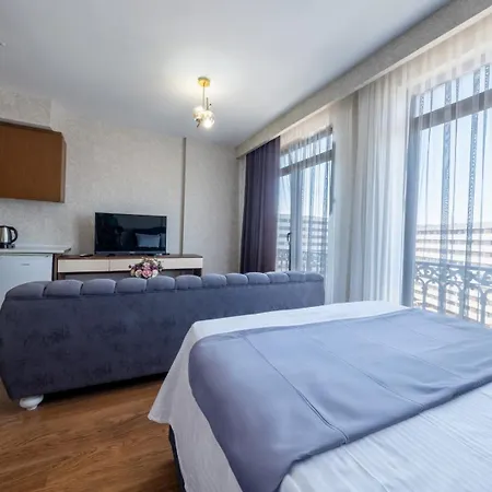 Elit Hotel 3*
