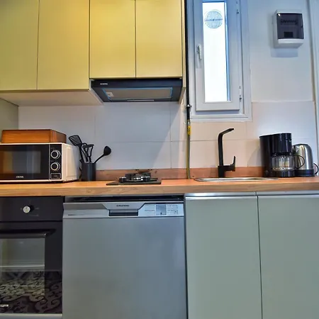 Apartment Cozy Renovated 3br Near Taksim- Santur D10 Istanbul