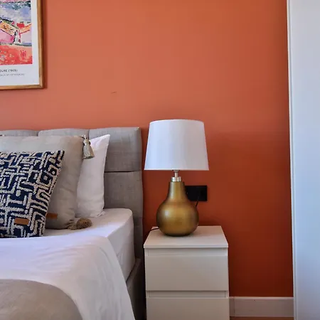 Apartment Cozy Renovated 3br Near Taksim- Santur D10 *