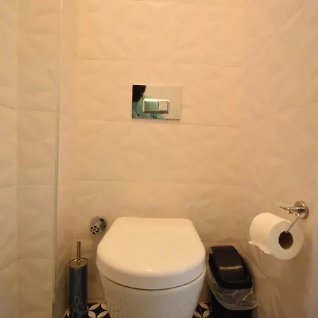 Cozy Renovated 3br Near Taksim- Santur D10