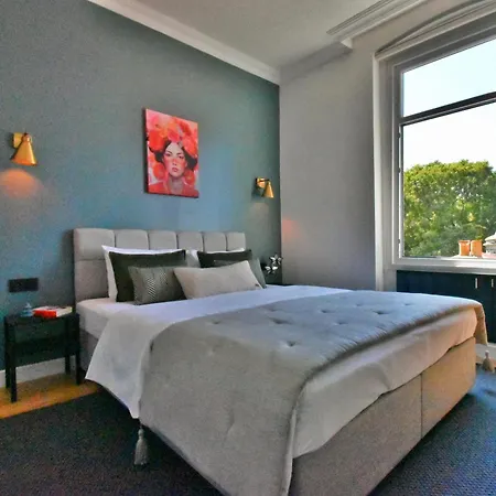 Cozy Renovated 3br Near Taksim- Santur D10 Apartment