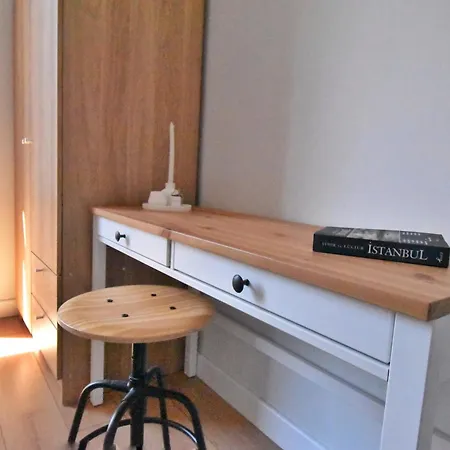 Apartment Cozy Renovated 3br Near Taksim- Santur D10 *
