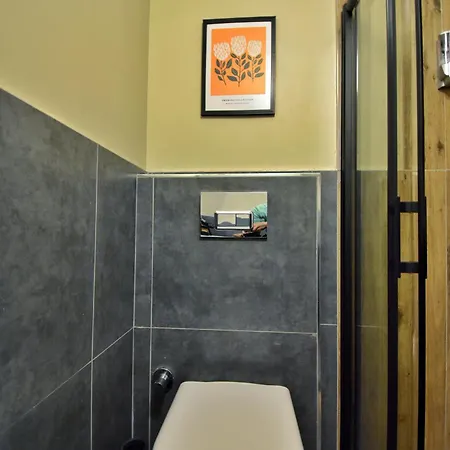 Cozy Renovated 3br Near Taksim- Santur D10