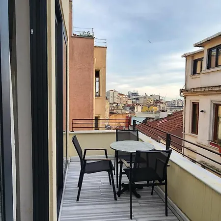 Aleksandr Pera Istanbul