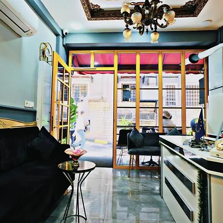 Aparthotel Yellow Mansion