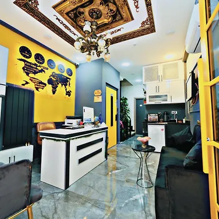Yellow Mansion Aparthotel *