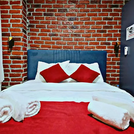 Aparthotel Yellow Mansion *