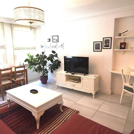Cozy 1-bdr In Cihangir Neighborhood