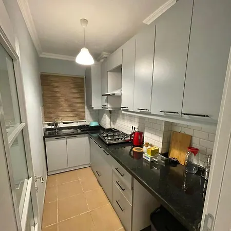 Zeki Bey Apartament *