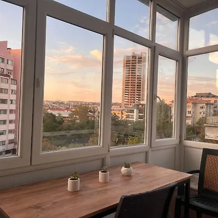 Spacious Flat With Wide View İstanbul