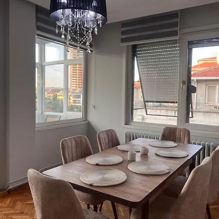Spacious Flat With Wide View Daire *