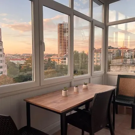 Spacious Flat With Wide View Daire İstanbul