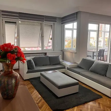 Spacious Flat With Wide View Daire İstanbul