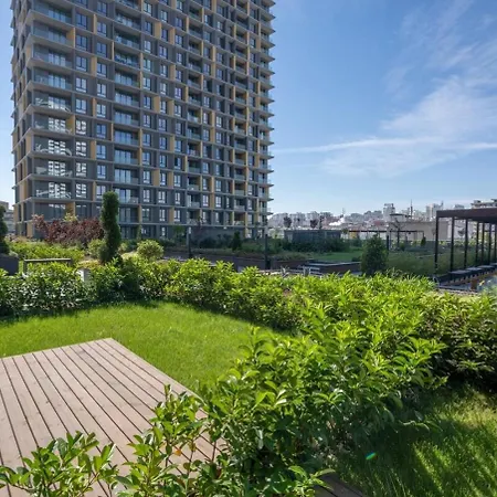 Stylish 1-bedroom Apt- Experience City's Pulse Apartment *