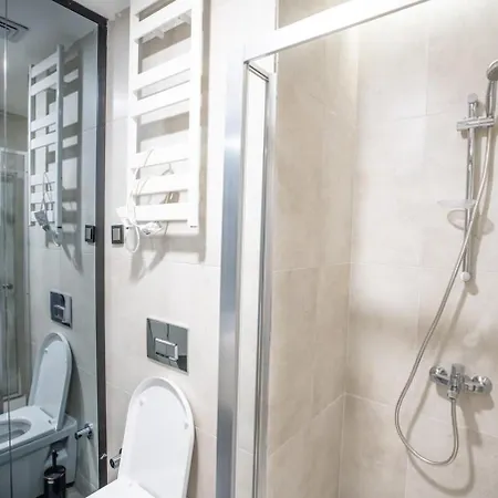 Stylish 1-bedroom Apt- Experience City's Pulse Apartment *