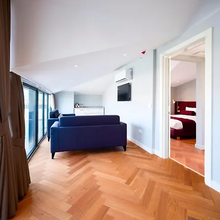 Hotel New Old Town