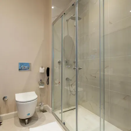Hotel New Old Town 4*