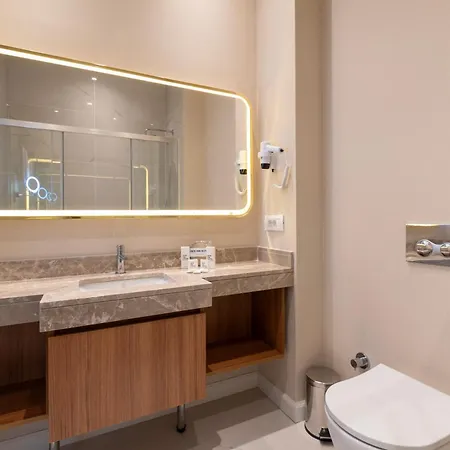 Hotel New Old Town 4*