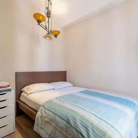 Spacious Apartment, 1-min To Taksim Square Apartment Istanbul