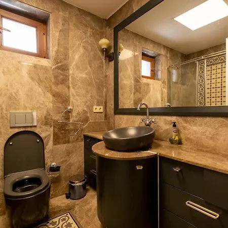 Spacious Apartment, 1-min To Taksim Square Apartment Istanbul