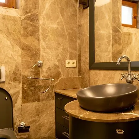Spacious Apartment, 1-min To Taksim Square Istanbul