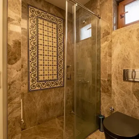 Spacious Apartment, 1-min To Taksim Square Apartment *