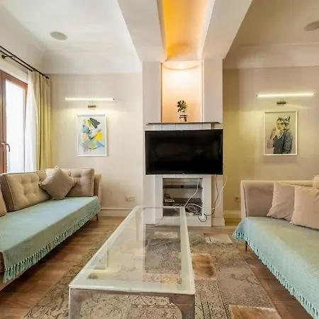 Apartment Spacious Apartment, 1-min To Taksim Square *