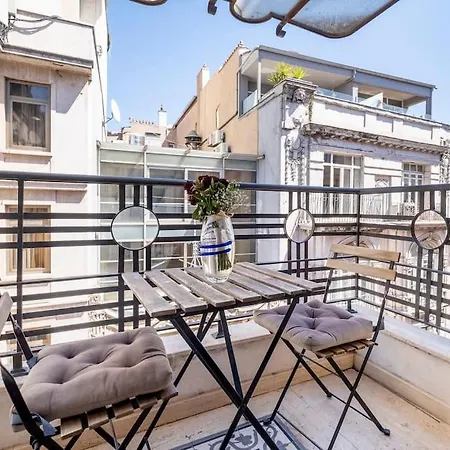 Apartment Spacious Apartment, 1-min To Taksim Square *