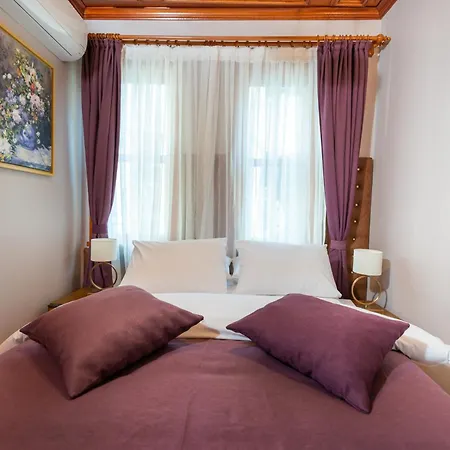Wonder Wood Bed & Breakfast