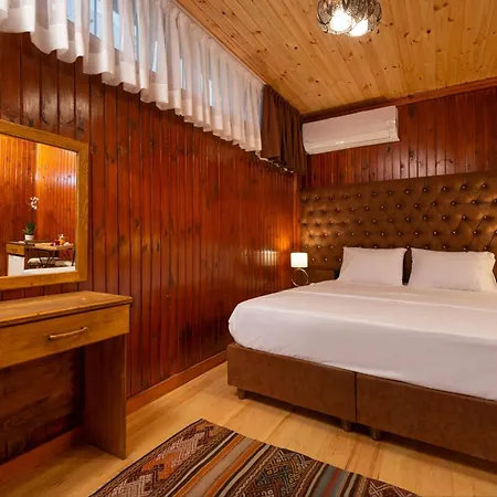 Bed & Breakfast Wonder Wood