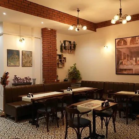 Madame Roza Hotel