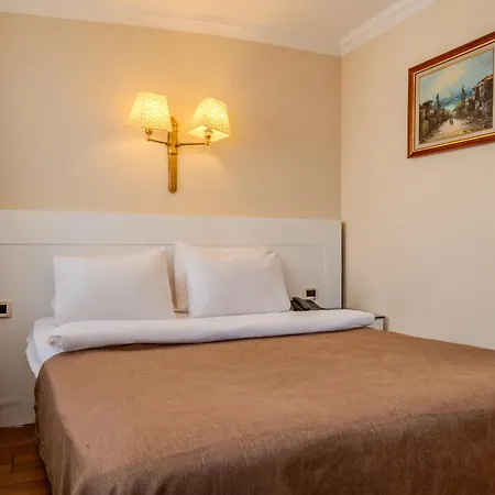 Peak Star Hotell 3*
