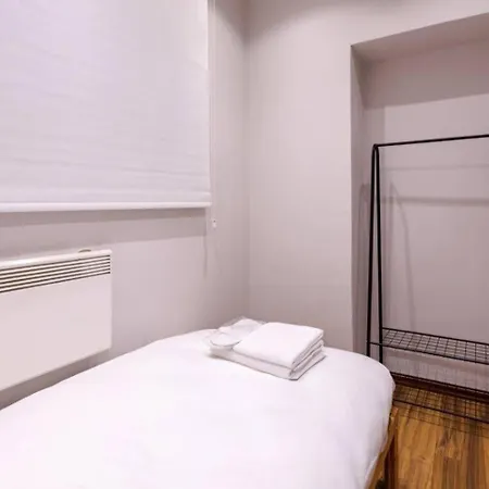Apartment Bright Charming Modern 3bd2bath Balcony! #367
