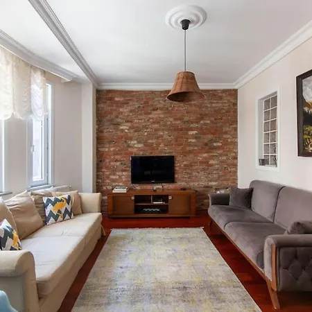 Authentic And Spacious 3br Flat W Ac And Balcony Apartament *