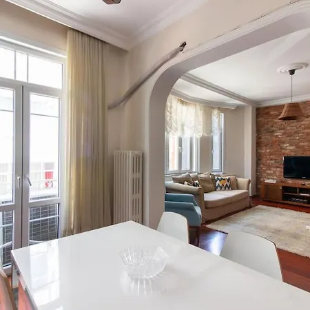 Apartament Authentic And Spacious 3br Flat W Ac And Balcony *