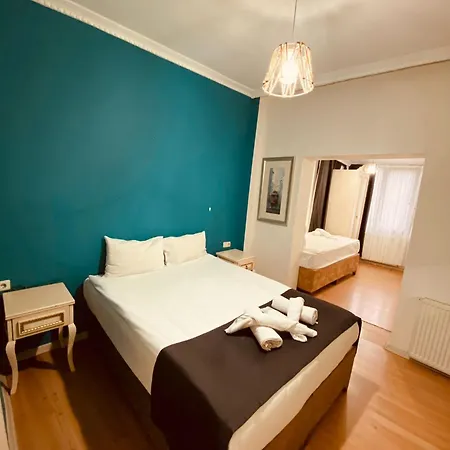 Adora Cafe & Restaurant Hotel 3*