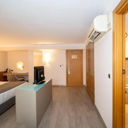 Klas Old Hotel
