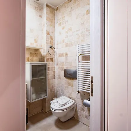 Homie - Modern Nearby Istiklal Street & Galata Tower Apartment *