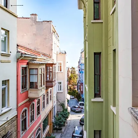Homie - Modern Nearby Istiklal Street & Galata Tower Apartment *