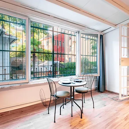 Apartment Homie - Modern Nearby Istiklal Street & Galata Tower Istanbul