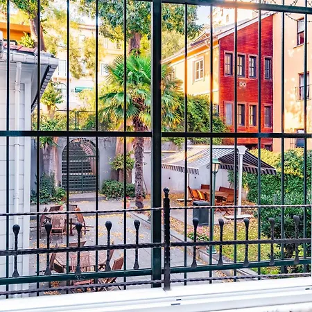 Homie - Modern Nearby Istiklal Street & Galata Tower Apartment *
