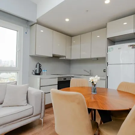 High Floor Lux 2 *