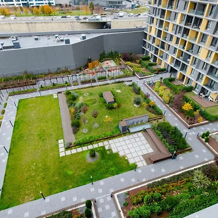 High Floor Lux 2