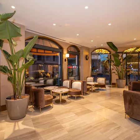 Rayelin Old Town Hotel 4*
